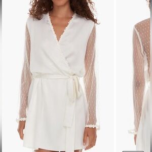 Flora Nikrooz Showstopper Floral Lace-Trim Sheer Panel Robe size XS